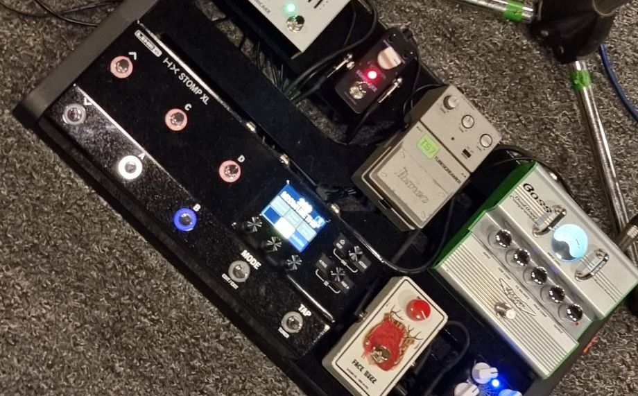 Line 6 HX Stomp XL sitting in my bass rig